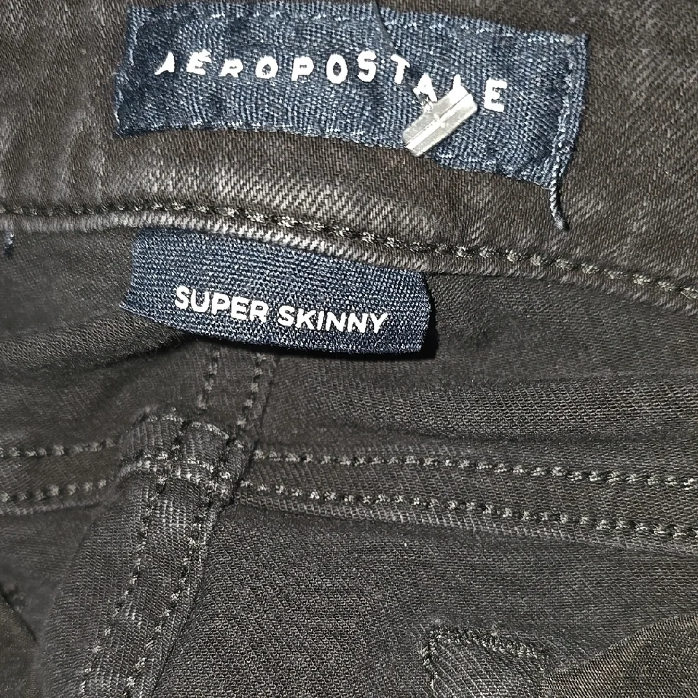 Aeropostale Jeans Men's Size 27 Waist Skinny Black Jeans ripped distressed holes